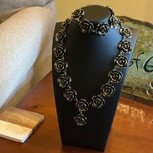 Black and Gold Rose Link Necklace and bracelet